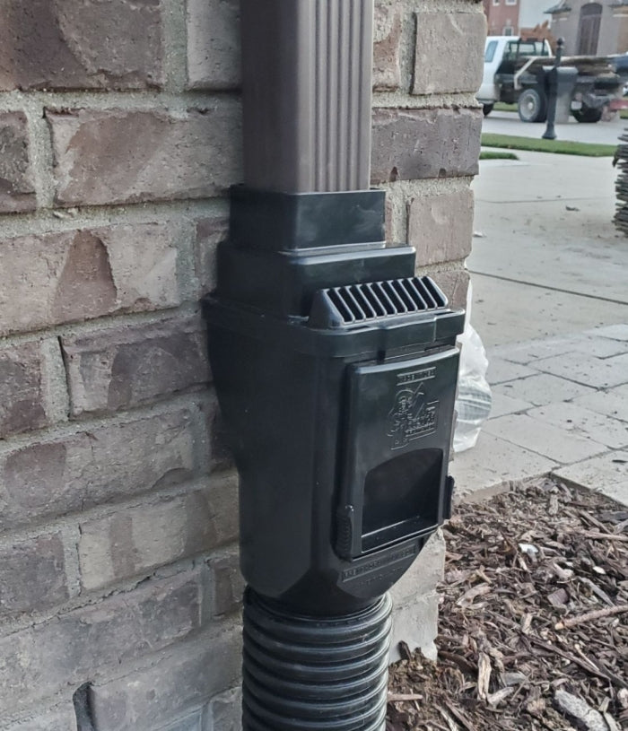 Downspout Cleanout with Leaf Filter -FDM Black
